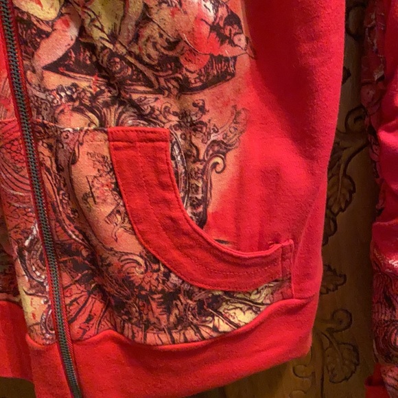 Red sweatshirt with designs and hood - Picture 3 of 5
